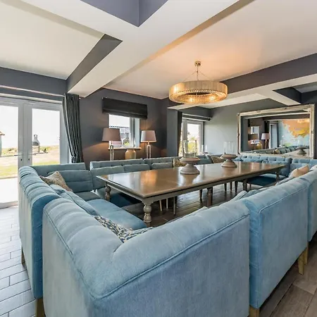 Ocean View,kinsale, Hosted By Exquisite Homes, Sleeps 22 Ferienhaus