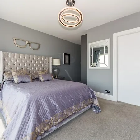 Ocean View,kinsale, Hosted By Exquisite Homes, Sleeps 22 Ferienhaus *