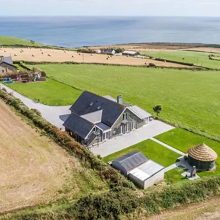 Ocean View,kinsale, Hosted By Exquisite Homes, Sleeps 22 Ferienhaus